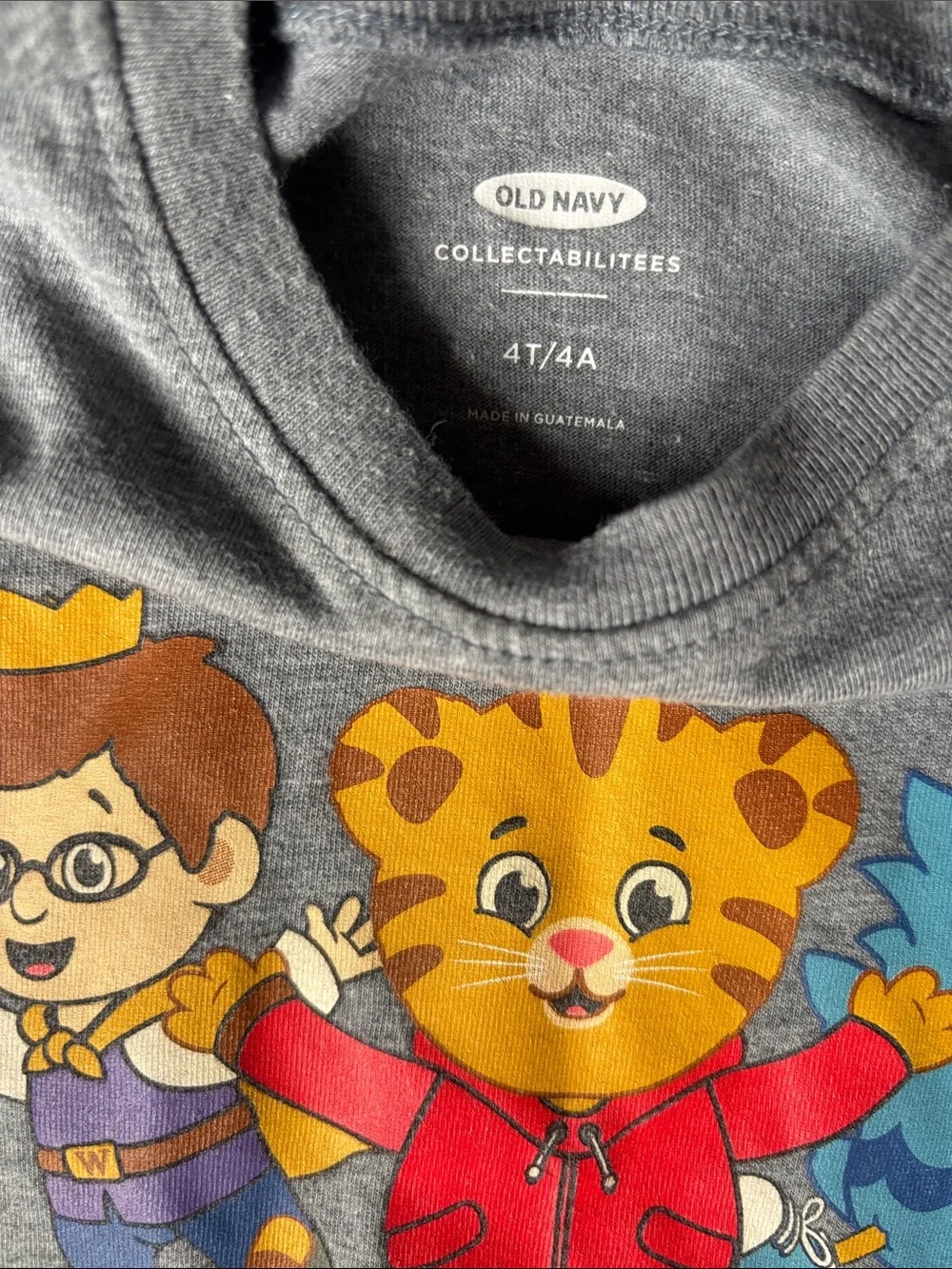 Old Navy Gray 'Best Friends' Character Graphic Tee